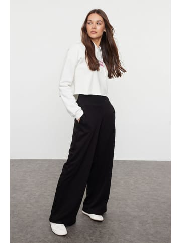 trendyol Hose in Schwarz