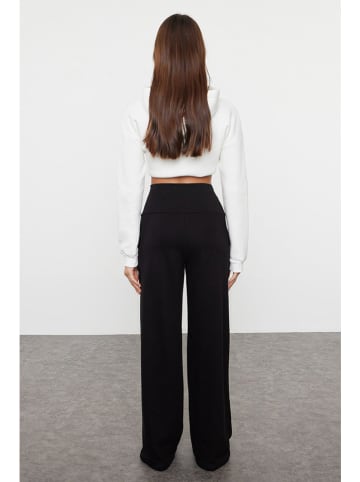 trendyol Hose in Schwarz