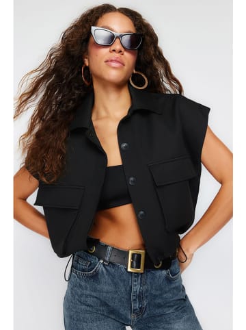 trendyol Hemdjacke in Schwarz