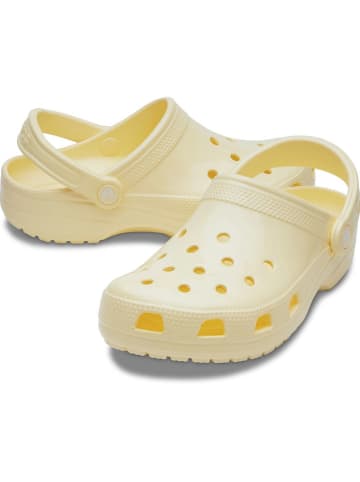 Crocs Chodaki "Classic High Shine" w kolorze kremowym