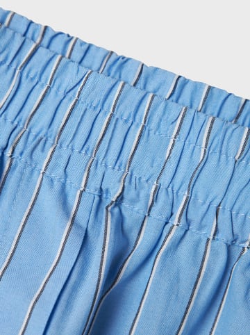 name it Hose in Hellblau
