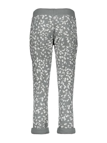 Juvia Sweathose in Grau/ Weiß