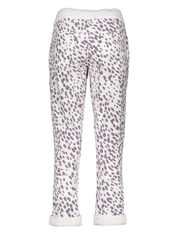 Juvia Sweathose in Weiß/ Lila