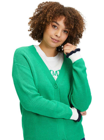 CARTOON Cardigan in Grün