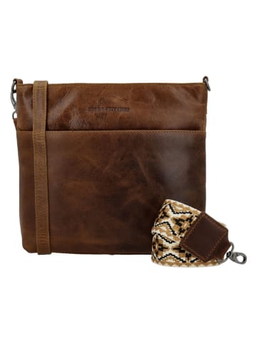HIDE & STITCHES Leder-Umhängetasche in Braun - (B)26 x (H)25 x (T)4,5 cm