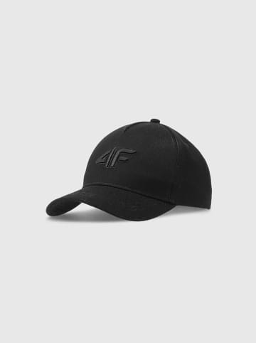 4F Cap in Schwarz