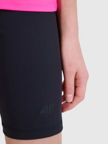 4F Short zwart