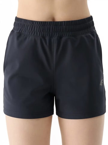 4F Trainingsshorts in Schwarz
