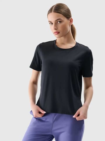 4F Trainingsshirt in Schwarz