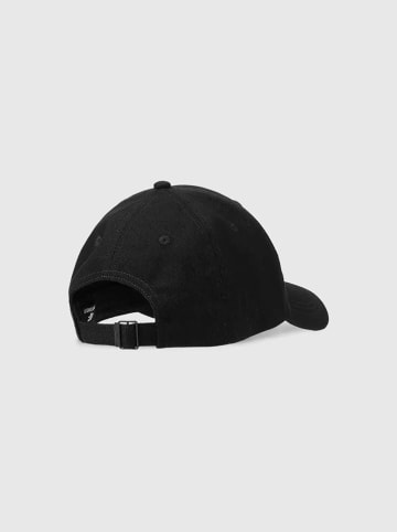 4F Cap in Schwarz