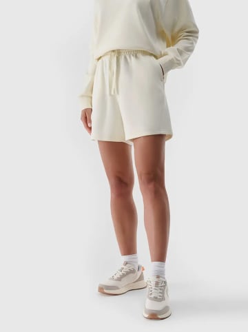 4F Sweatshorts in Creme