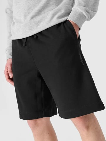 4F Sweatshorts in Schwarz