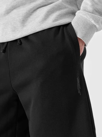 4F Sweatshorts in Schwarz