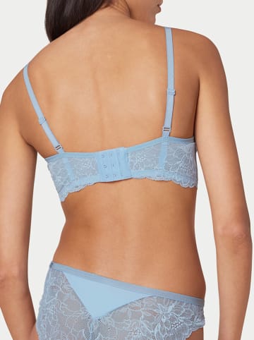 Triumph Beugelbeha "Amourette Charm" lichtblauw