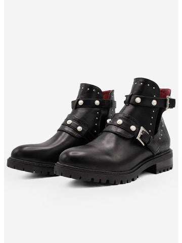 SASSYCLASSY Boots in Schwarz