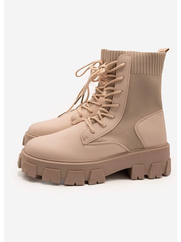 SASSYCLASSY Boots in Hellbraun