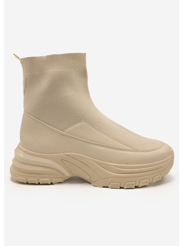SASSYCLASSY Boots in Beige