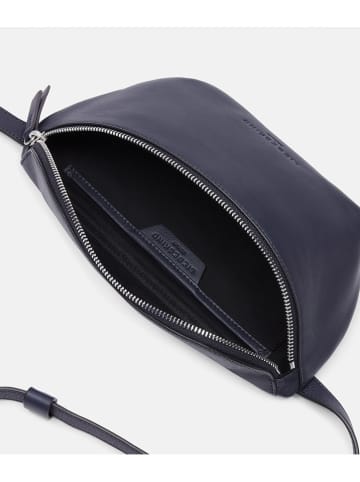 LIEBESKIND BERLIN Leder-Brustbeutel "Tavia" in Dunkelblau - (B)32,5 x (H)14 x (T)7,5 cm