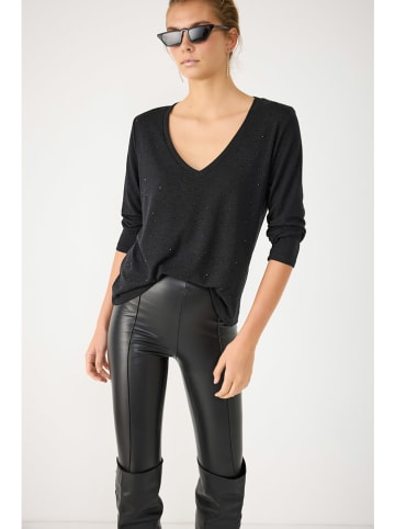 NO MATTER WHAT Longsleeve in Schwarz