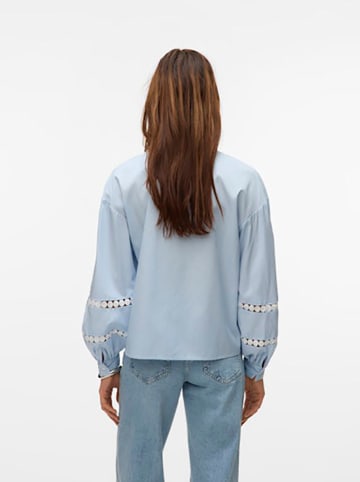 Vero Moda Bluzka w kolorze błękitnym