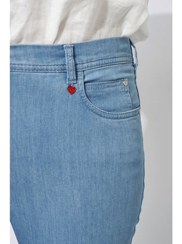 Relaxed by TONI Jeans - Slim Fit - in Hellblau