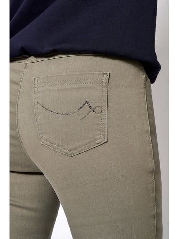 Relaxed by TONI Jeans - Slim Fit - in Khaki