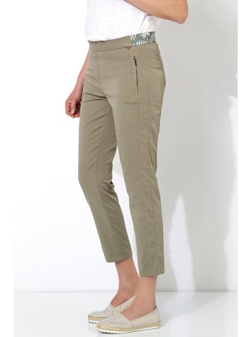 Relaxed by TONI Hose in Khaki