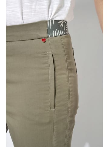 Relaxed by TONI Hose in Khaki