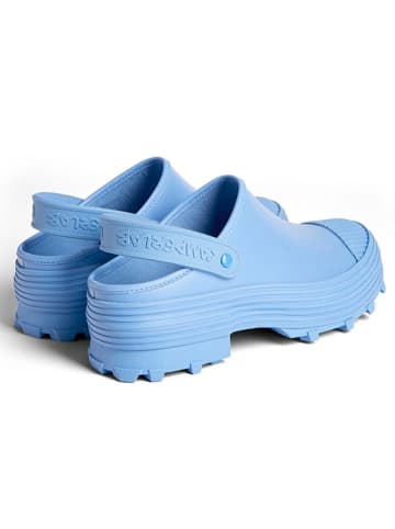 Camper Leder-Clogs in Hellblau