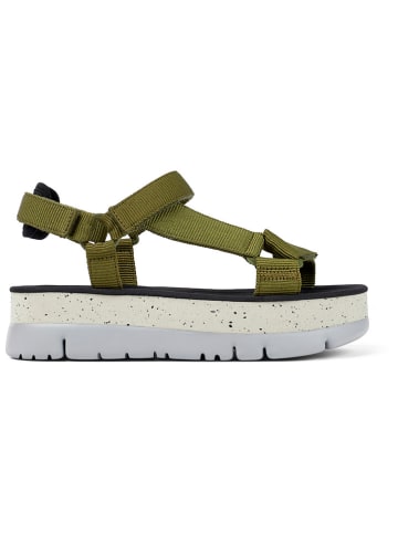 Camper Sandały w kolorze khaki na koturnie