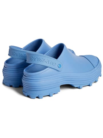 Camper Leder-Clogs in Hellblau