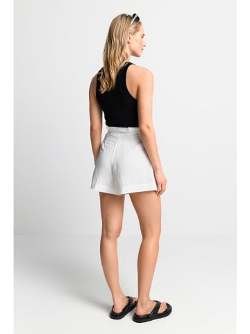 Rich & Royal Shorts in Weiß