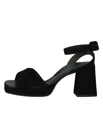 Paul Green Skórzane sandały w kolorze czarnym na obcasie