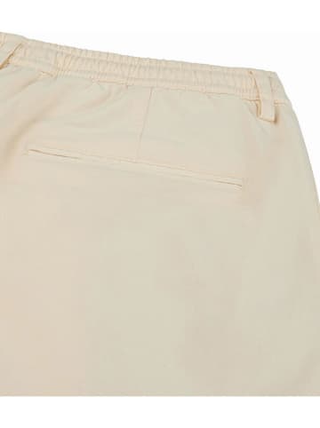 PROFUOMO Shorts in Creme