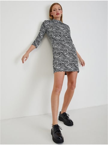 orsay Kleid in Weiß/ Schwarz