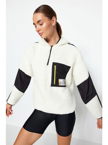 trendyol Fleecepullover in Creme/ Schwarz