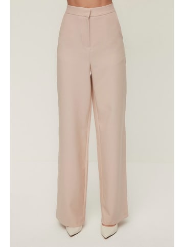 trendyol Marlenehose in Beige