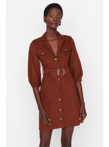 trendyol Kleid in Dunkelbraun