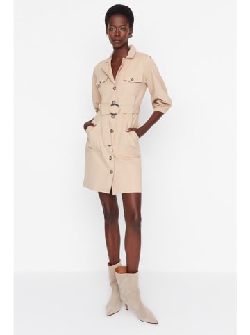 trendyol Kleid in Beige