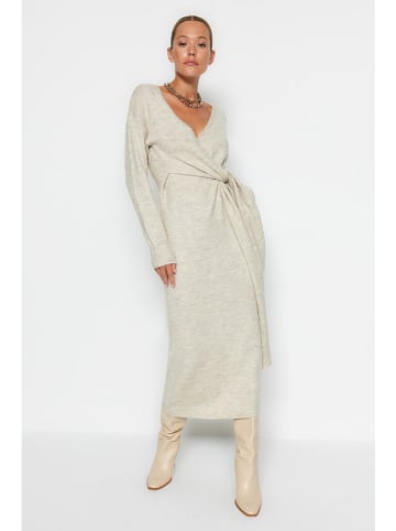 trendyol Kleid in Sand