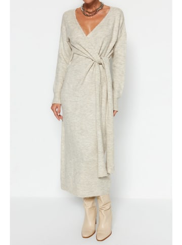 trendyol Kleid in Sand