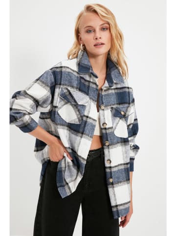 trendyol Übergangsjacke in Dunkelblau/ Weiß