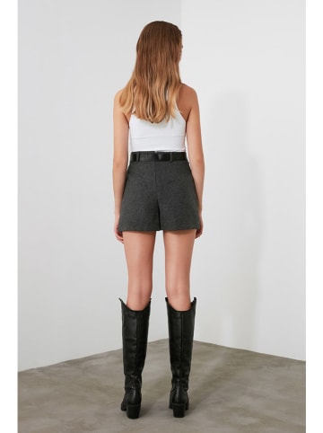 trendyol Shorts in Anthrazit