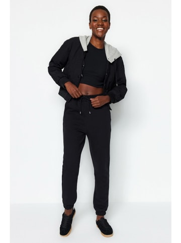 trendyol Sweathose in Schwarz