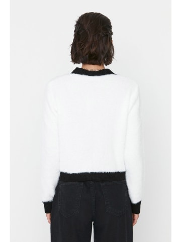 trendyol Cardigan in Creme/ Schwarz