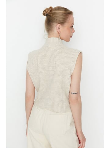 trendyol Pullunder in Creme