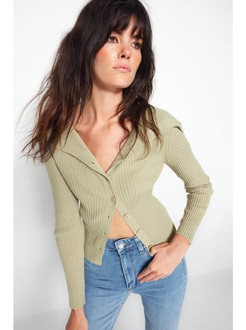 trendyol Cardigan in Grün