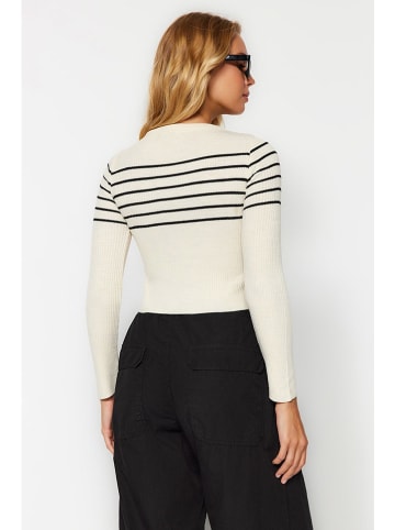 trendyol Pullover in Creme/ Dunkelblau