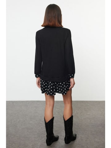 trendyol Kleid in Schwarz/ Weiß