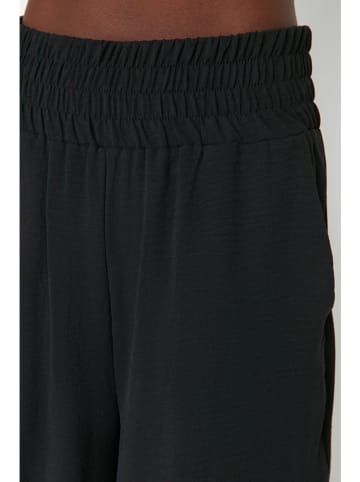 trendyol Hose in Schwarz
